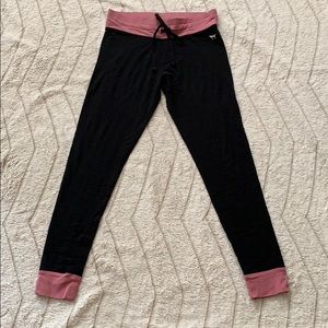 PINK Victoria’s Secret legging